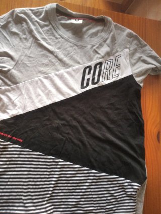 Camiseta Jack & Jones gris y negra