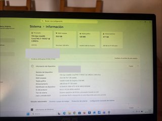 Ordenador portátil ASUS plateado