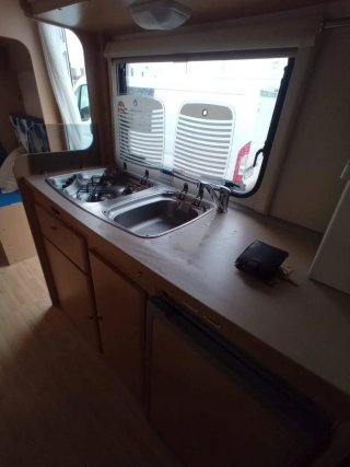 Autocaravana capuchina Ford