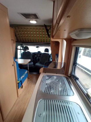 Autocaravana capuchina Ford