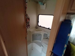Autocaravana capuchina Ford