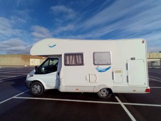 Autocaravana capuchina Ford