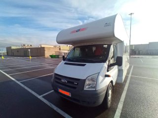 Autocaravana capuchina Ford