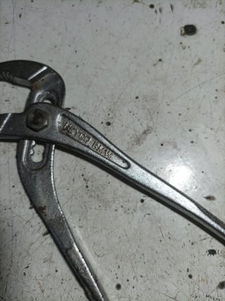 Llave pico loro BMW