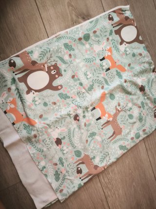 Retal tela elástica estampado bosque