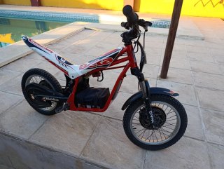 Moto eléctrica Beta Trial 16"