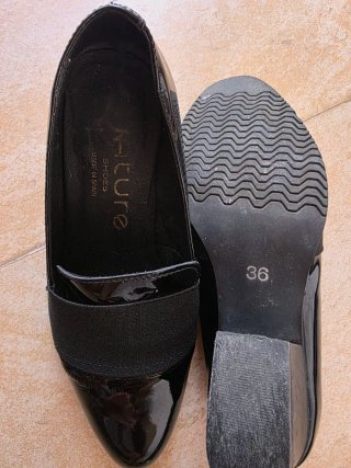 Zapatos natura Negros Charol Talla 36