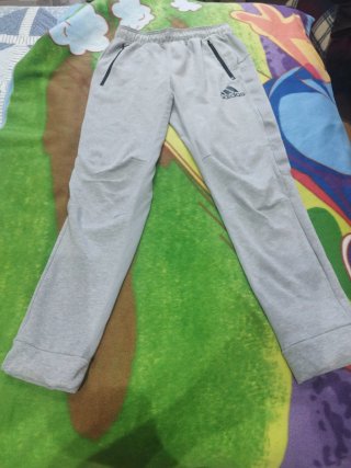 Pantalón de chándal Adidas gris