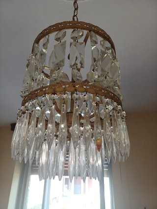 Lampadario vintage in metallo e vetro