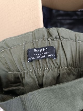 Minifalda Bershka Talla 34 Verde Militar