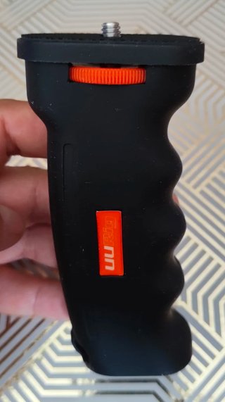 UUri9 Mango Negro con Rueda Naranja