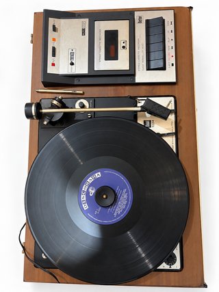 Tocadiscos Dual 1224 - Bettor EF-330