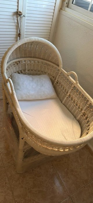 ✅Moisés para bebé de mimbre con ruedas vintage