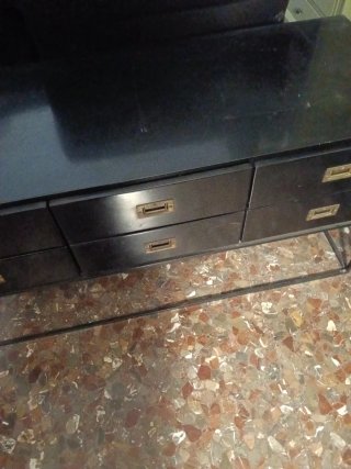 Mueble 6 cajones negro madera y forja