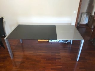 Mesa de comedor cristal y metal