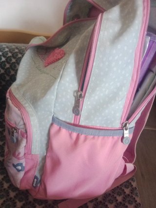 Mochila Enso gris y rosa con corazón