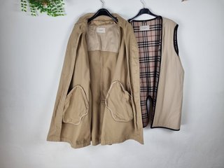 Marca Burberry con forro Nova check escoces