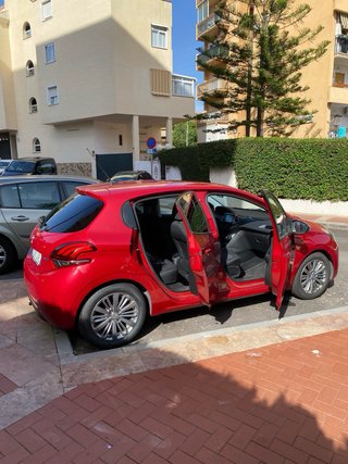Peugeot 208 2016