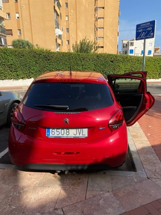 Peugeot 208 2016