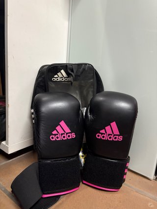 PACK BOXEO COMPLETO: Saco Everlast + 2 pares guan