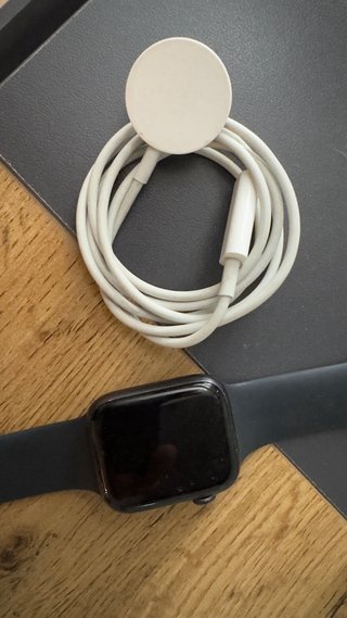 Apple Watch SE 44mm + AirPods 3