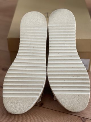 Sandalias de mujer con flecos y borlas