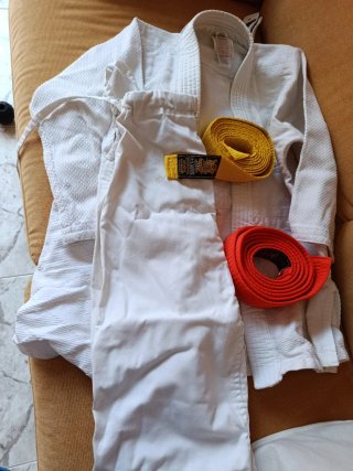 Kimono Judo Blanco Tallas 140 + Cinturones