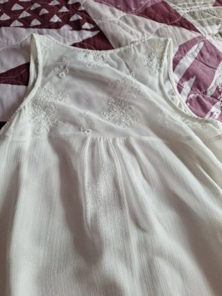 Camiseta tirantes bordada talla 40