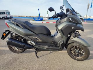 Yamaha Tricity 300 2021 verde gris metalizado