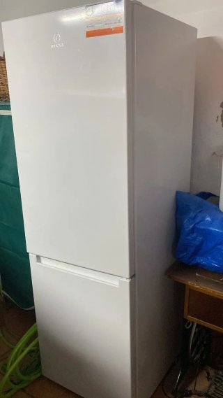 Nevera Combi Indesit Blanca