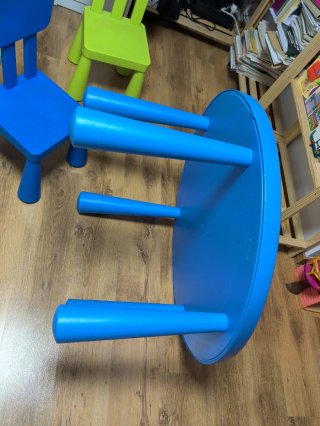 Mammut - Mesa + 2 Sillas Ikea para Niños