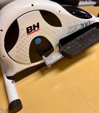 Bicicleta elíptica BH ZK200 magnética