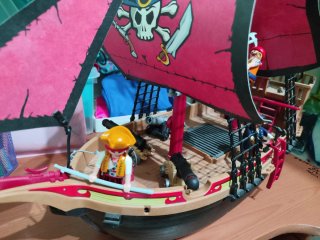 Barco Pirata Playmobil con Figuras