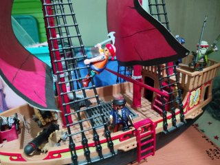 Barco Pirata Playmobil con Figuras