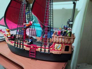 Barco Pirata Playmobil con Figuras