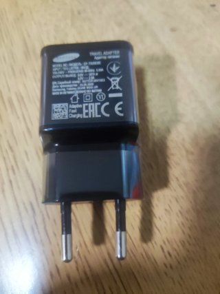 Cargador Samsung Negro con Cable EU. Nuevo