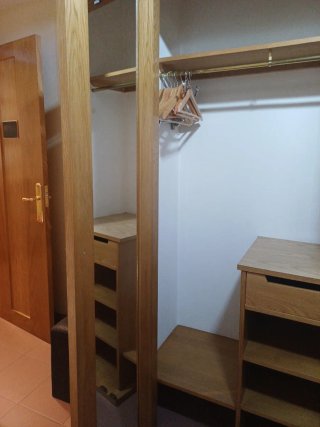 2 Armarios de Madera empotrados