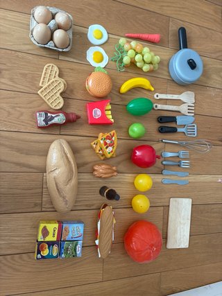 Cocinita de juguete con accesorios