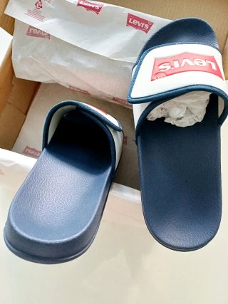 Chanclas Levi's niño/a piscina