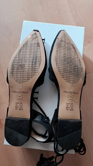 Sandalias Pedro del Hierro negras atadas al tobill