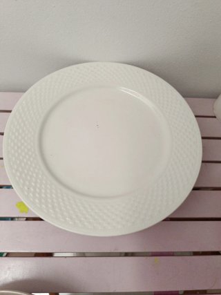 Lote platos beige y blanco diferentes tamaños