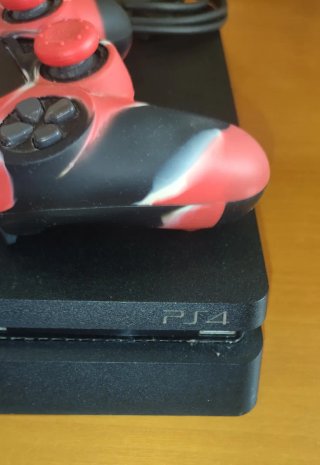 Consola PS4 Slim 1TB + 2 Mandos + 3 juegos