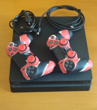 Consola PS4 Slim 1TB + 2 Mandos + 3 juegos