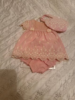 Vestido gorrito y braguitasniña rosa encaje