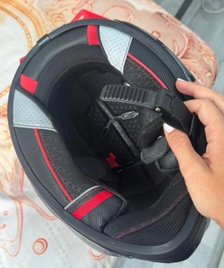 Casco de moto NZI Wake negro y rojo