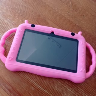 Tablet infantil rosa con asas