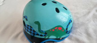Casco infantil patinaje marca Micro. Tamaño 48-53