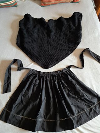 Traje de baserritar negro y blanco