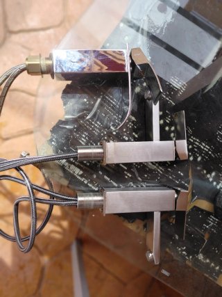 Grifería moderna de metal
