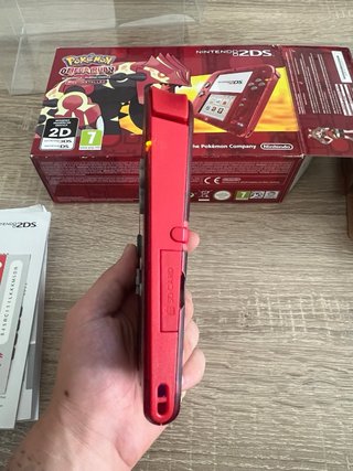 Nintendo 2DS Edición Limitada Pokémon Omega Ruby